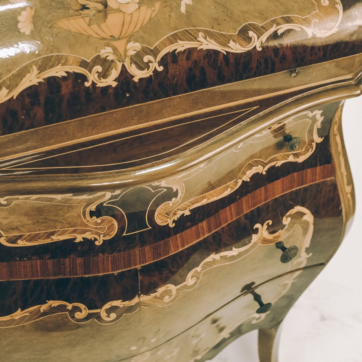 Старинный комод из коллекции Alter Ego Home