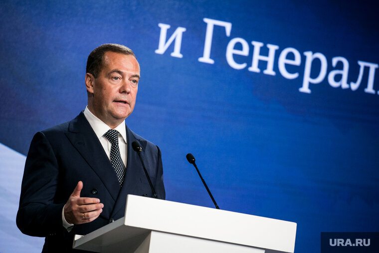    Дмитрий Медведев увидел след США в ударе по больнице в секторе Газа