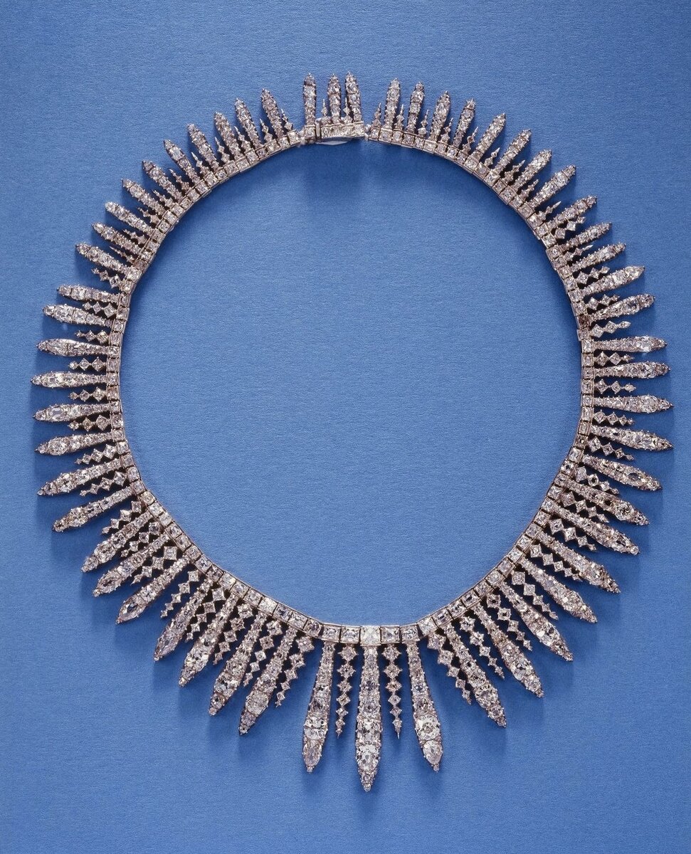 Бриллиантовое колье - подарок от Лондоского Сити 