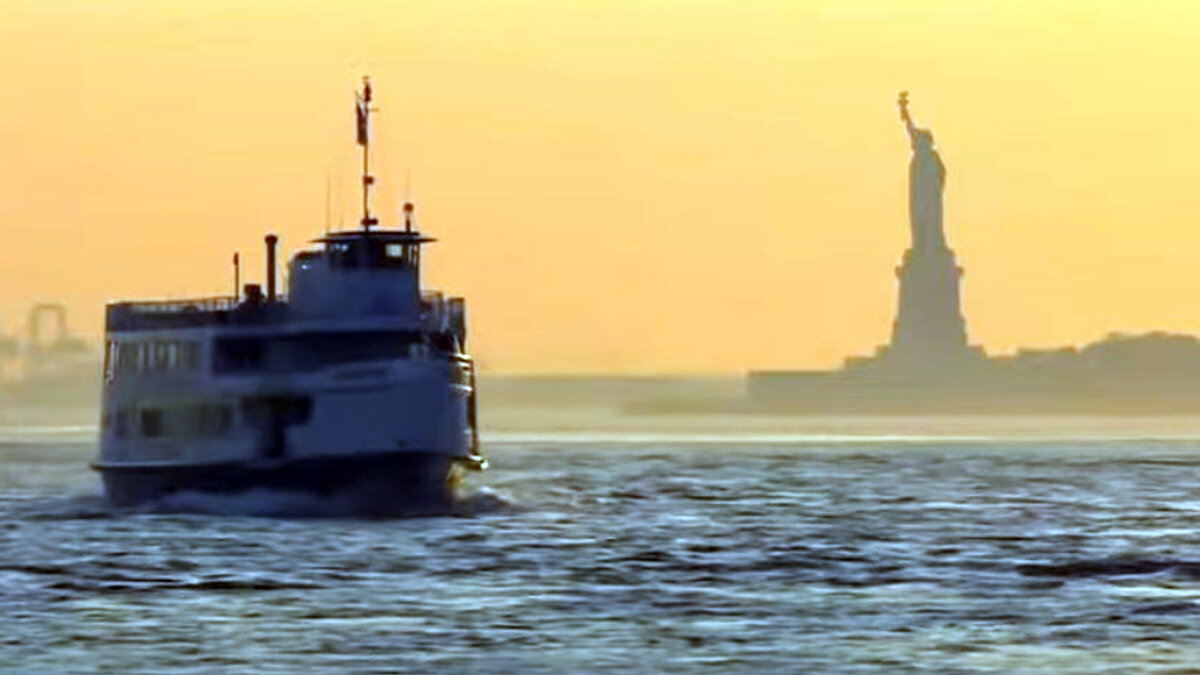 США. Статуя Свободы.