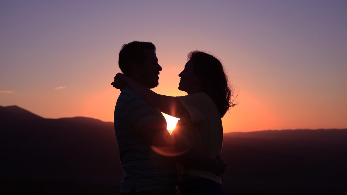    Мужчины с каким именем осчастливят любую женщину, рассказала потомственная гадалка© Unsplash / Oziel Gómez