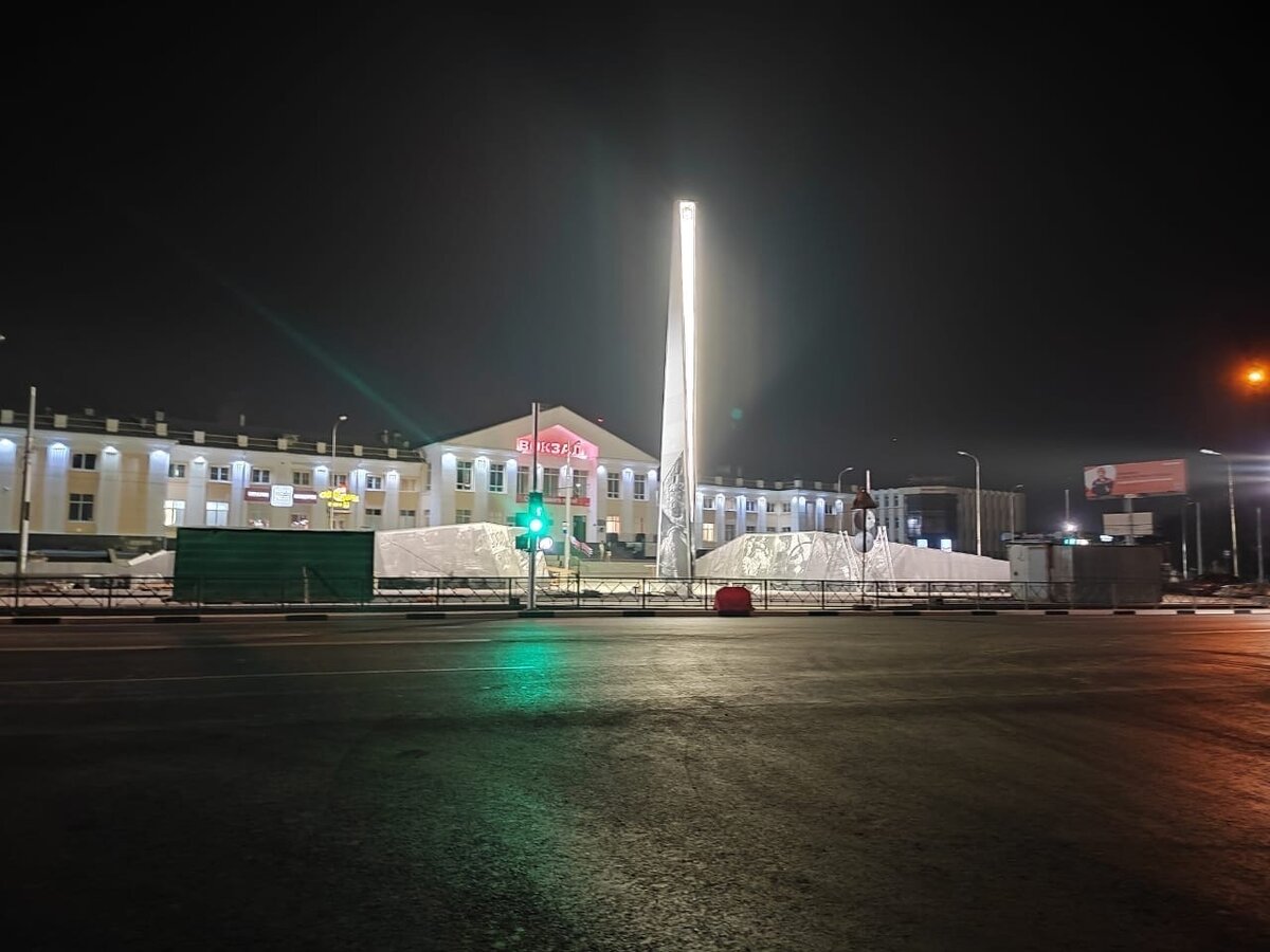 Мемориальный комплекс выполнен на ФАБРИКЕ КАМНЯ