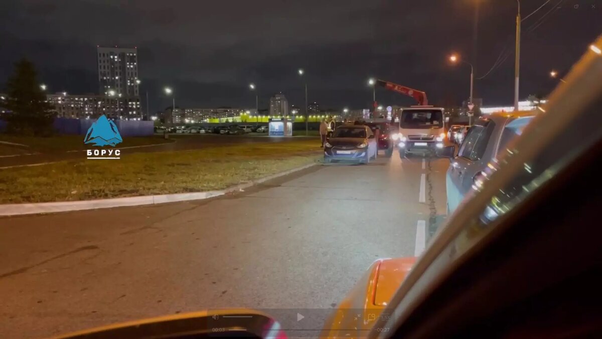     Житель ЖК «Преображенский» пожаловался на дорожных полицейских, которые начали эвакуировать машину с дороги в час пик.