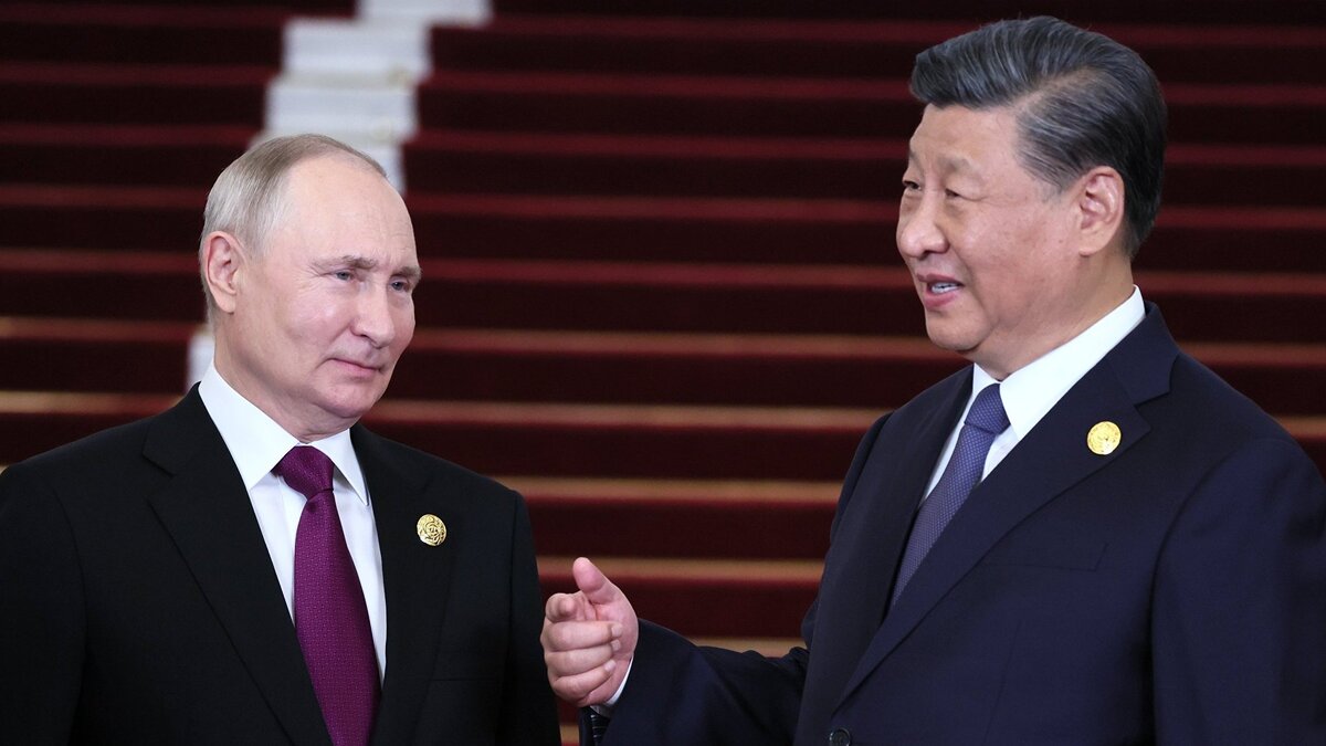    Президент РФ Владимир Путин и председатель Китайской Народной Республики (КНР) Си Цзиньпин© РИА Новости . POOL/Сергей Савостьянов