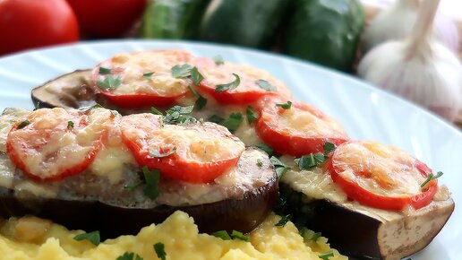 Фаршированные баклажаны с мясом, овощами и сыром в духовке