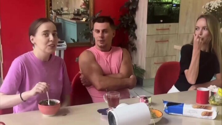 08 24. 08 24. Новости дом 2 29. Барзиков и полыгалова. Где пары на острове пытаются построить любовь шоу на рутуб.
