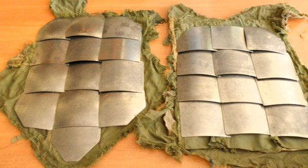 Бронежилеты с кармашками под набор титановых пластин (фото из открытых источников)