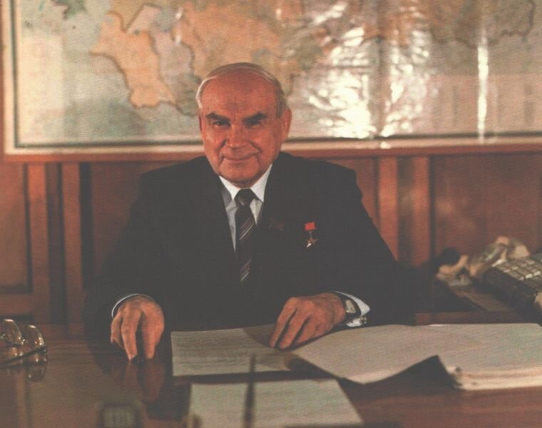 Руководителем госплана ссср был. Байбаков министр. Госплан СССР Байбаков.