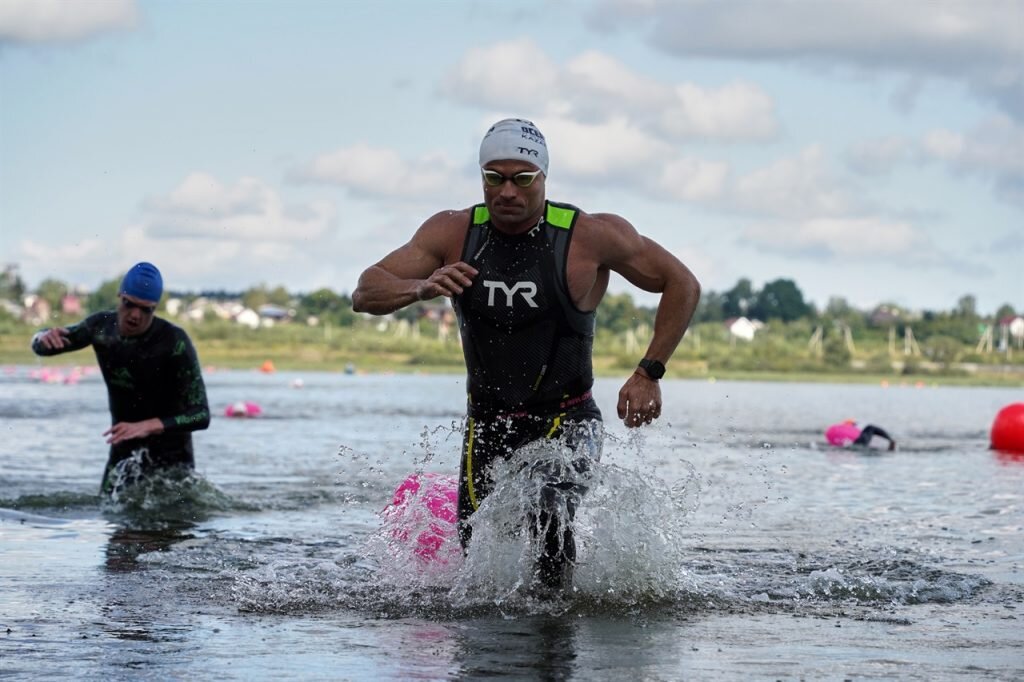 Календарь соревнований по плаванию на открытой воде 2024 от команды Iver Swim. Заплывы проходят с мая по август в одних из самых красивых водоемов России.-4