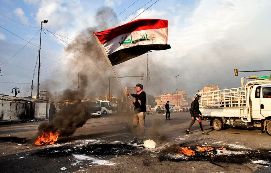    Иран в ярости: над мечетью поднят черный флаг «мести»