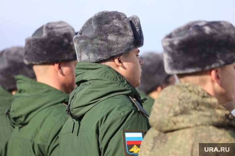    Больше 20 курганских призывников отправили на службу в ВКС России