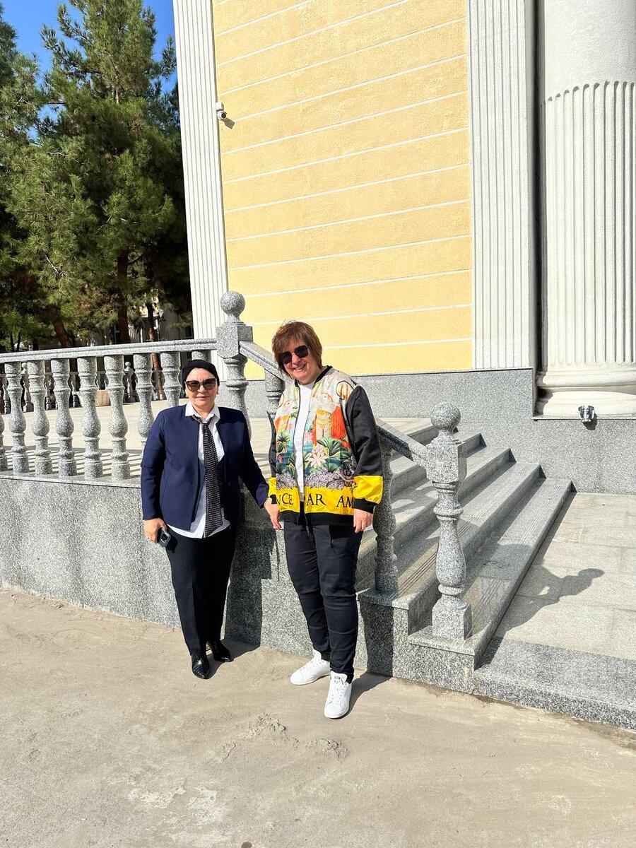 По договоренности с Российским университетом дружбы народов имени Патриса Лумумбы (РУДН) ИНК посетил Ташкентский государственный экономический университет для расширения сотрудничества между вузами и ИНК. 