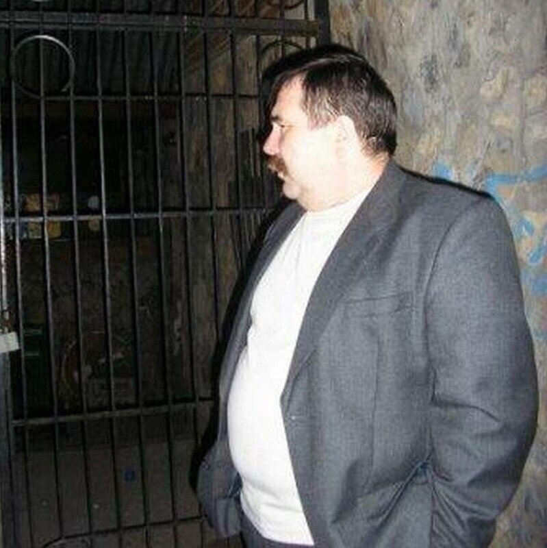 У Рустема осталась только пенсия