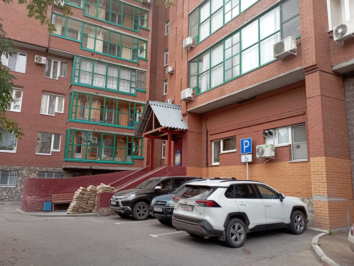 Соседи уже давненько не видели Рустема