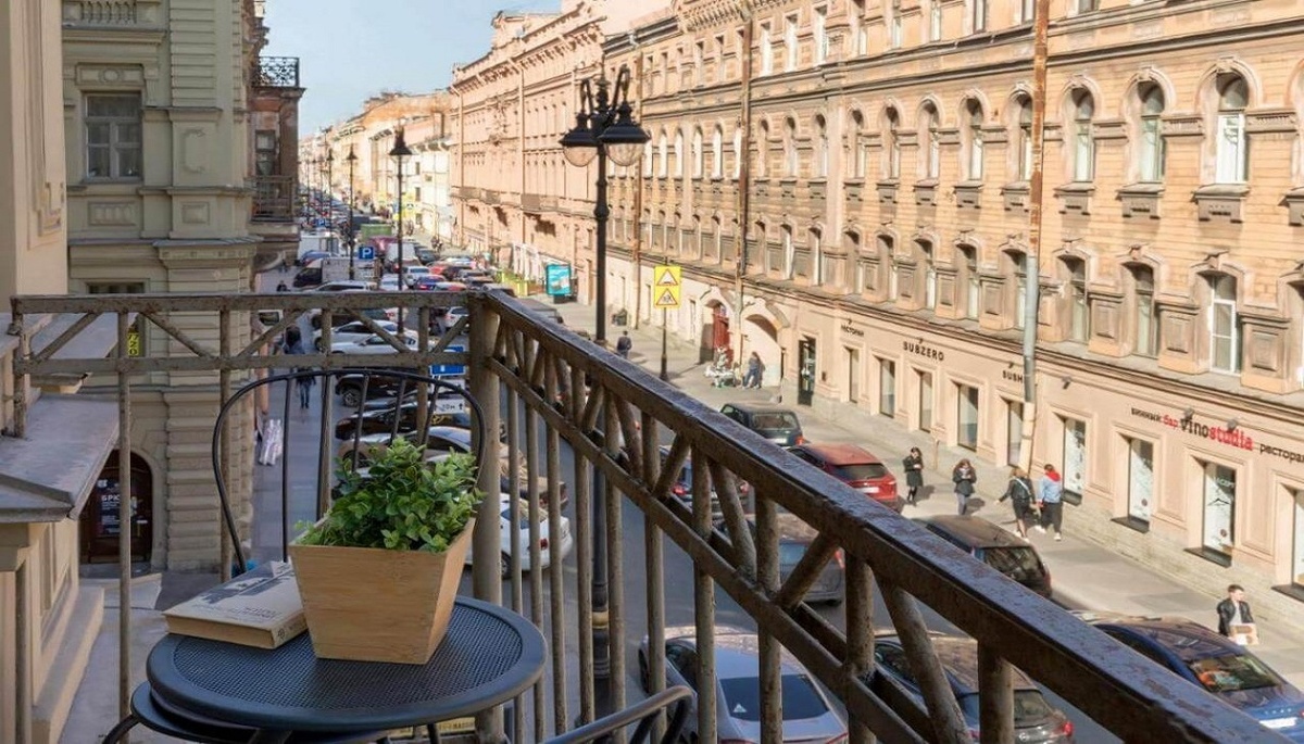 Вид с балкона гостиницы "Palitra Guest House", Санкт-Петербург