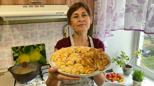 Мой замечательный плов на обед, а к чаю прекрасные рогалики на рассоле.