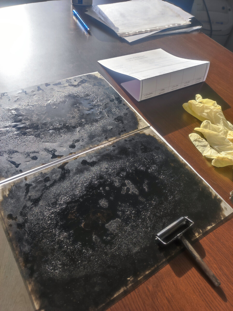 Рабочее место эксперта перед процедурой дактилоскопии