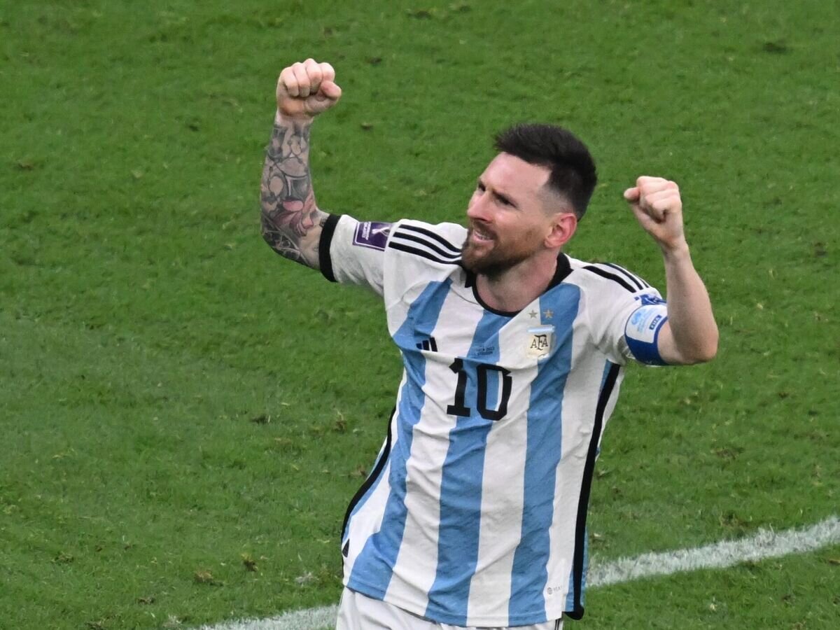    Игрок сборной Аргентины Лионель Месси радуется забитому мячу в финальном матче чемпионата мира по футболу между сборными Аргентины и Франции© РИА Новости / Григорий Сысоев