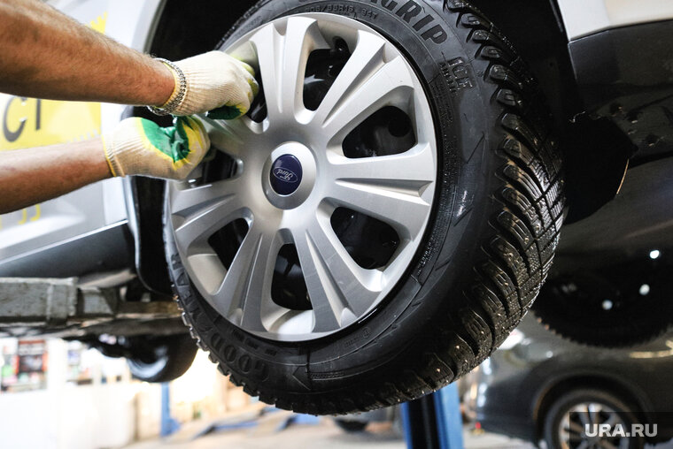    У шиномонтажных мастерских начался «горячий сезон»