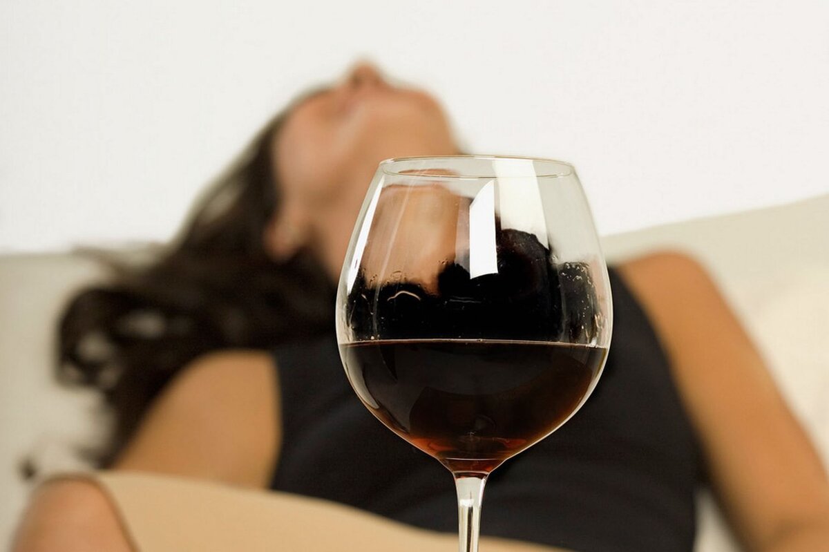Женский алкоголизм — что делать?