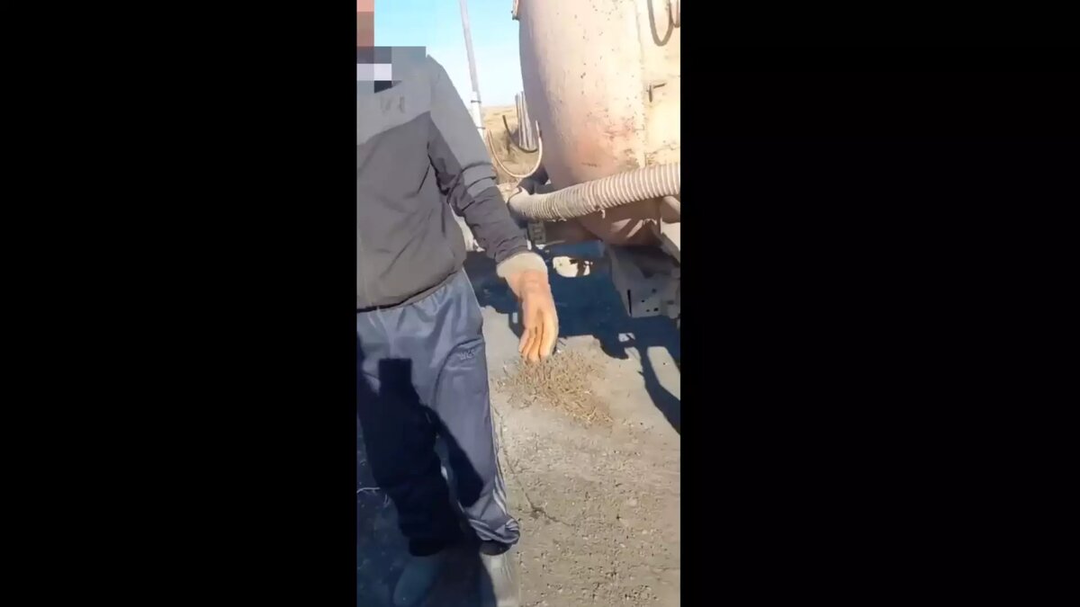     Еще двух нарушителей поймали инспекторы Минприроды Хакасии за сливом жидких бытовых отходов в неположенном месте.