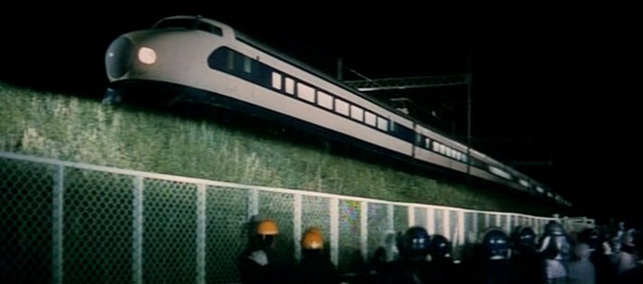 Кадр из фильма "109-й идёт без остановок" (1975)