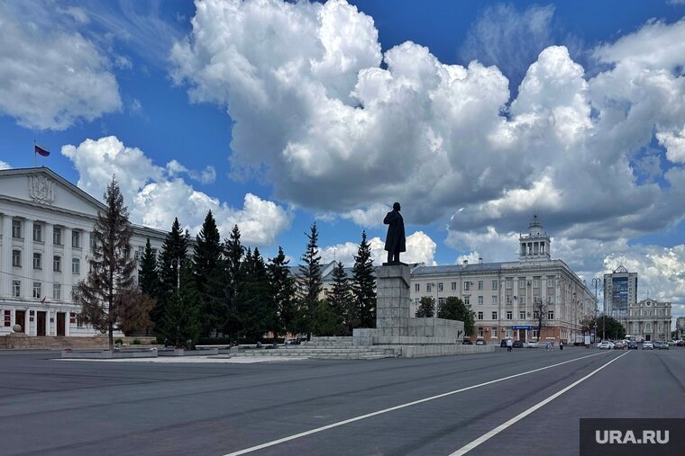    Бывший главный архитектор Кургана не рекомендует ставить качели на площади