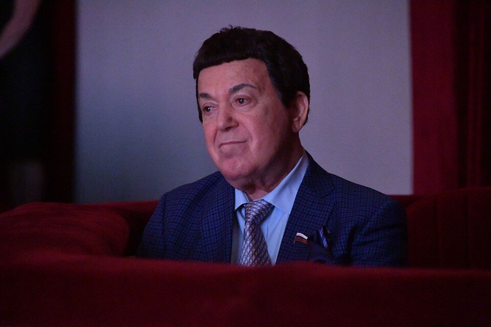    Иосиф Кобзон всегда носил яркие галстуки. Владимир ВЕЛЕНГУРИН