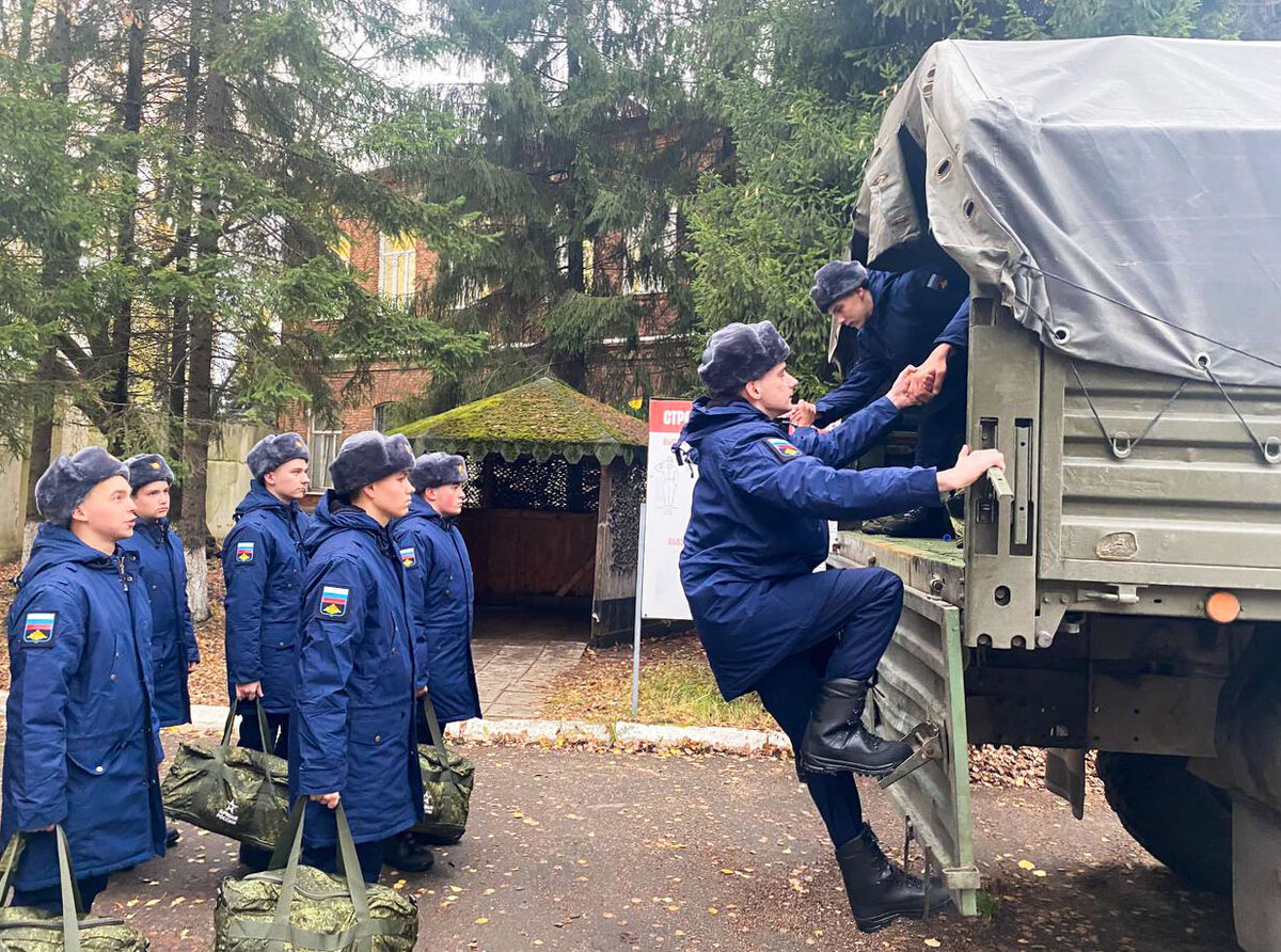   Первая партия призывников из Ивановской области отправилась к местам службы