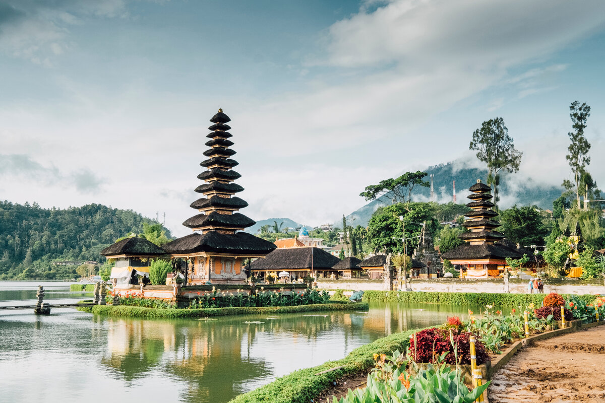 <a href="https://ru.freepik.com/free-photo/bali-pagoda-indonesia_4694027.htm#query=%D0%B1%D0%B0%D0%BB%D0%B8%20%D1%85%D1%80%D0%B0%D0%BC%D1%8B&position=0&from_view=search&track=ais">Изображение от jcomp</a> на Freepik