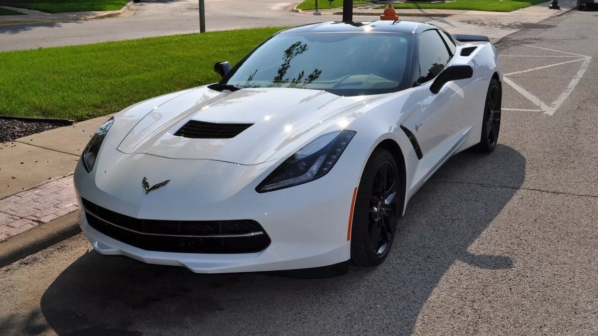     Водитель черного кабриолета устроил дрифт в центре Волгограда в районе остановки «Современник», однако полиция ему это с рук не спустила, сообщает областное ГУ МВД.