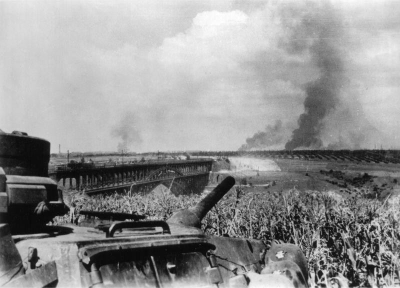 Запорожье: вид с берега на мост через Старый Днепр 