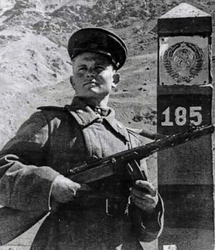 художник семенов алексей николаевич картина "бой под ушаковом". русский герой евгений родионов. русский дух воина. Cквер воинов-пограничников, йошкар-ола. разукраскапапа пограничник.