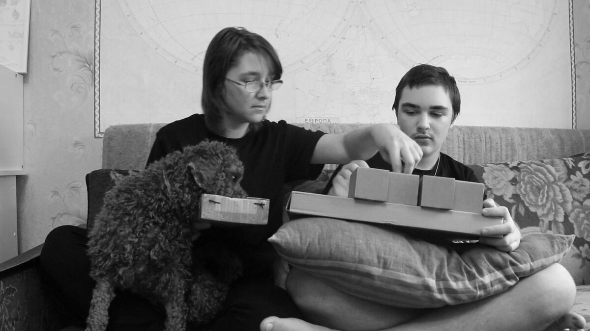 Румпель: - Гражданочка, а что это у Вас в коробочке? 