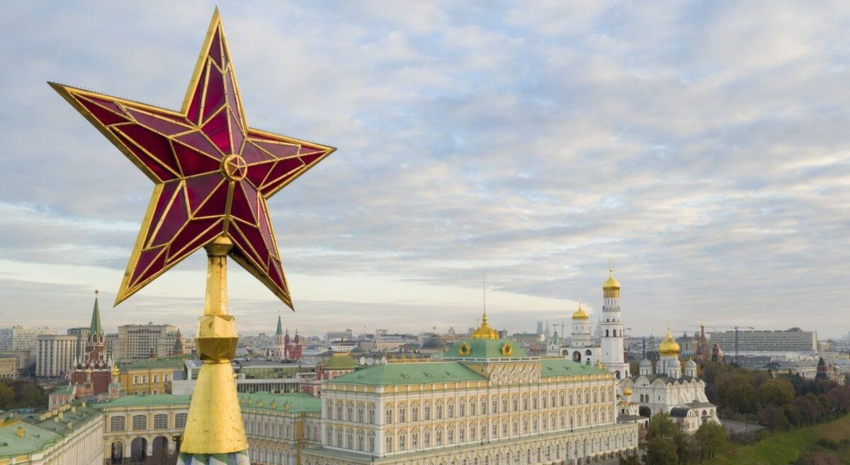 Стекло для кремлевских звезд
