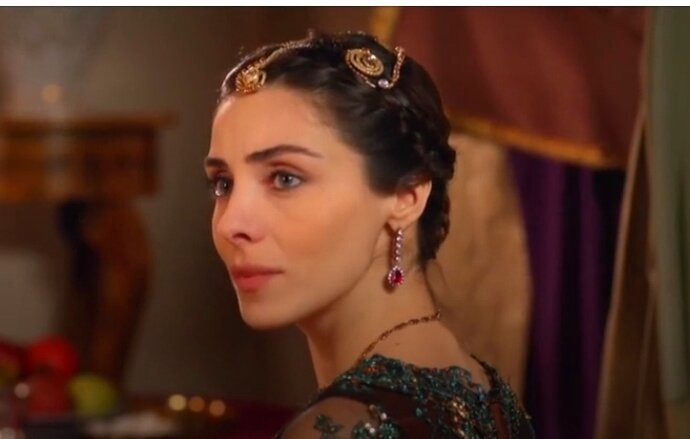 Свадьба Хюррем и Сулеймана. Модный обзор. Образы невесты, валиде, Хатидже, Махидевран и Гюльфем. Наряды, украшения, макияж