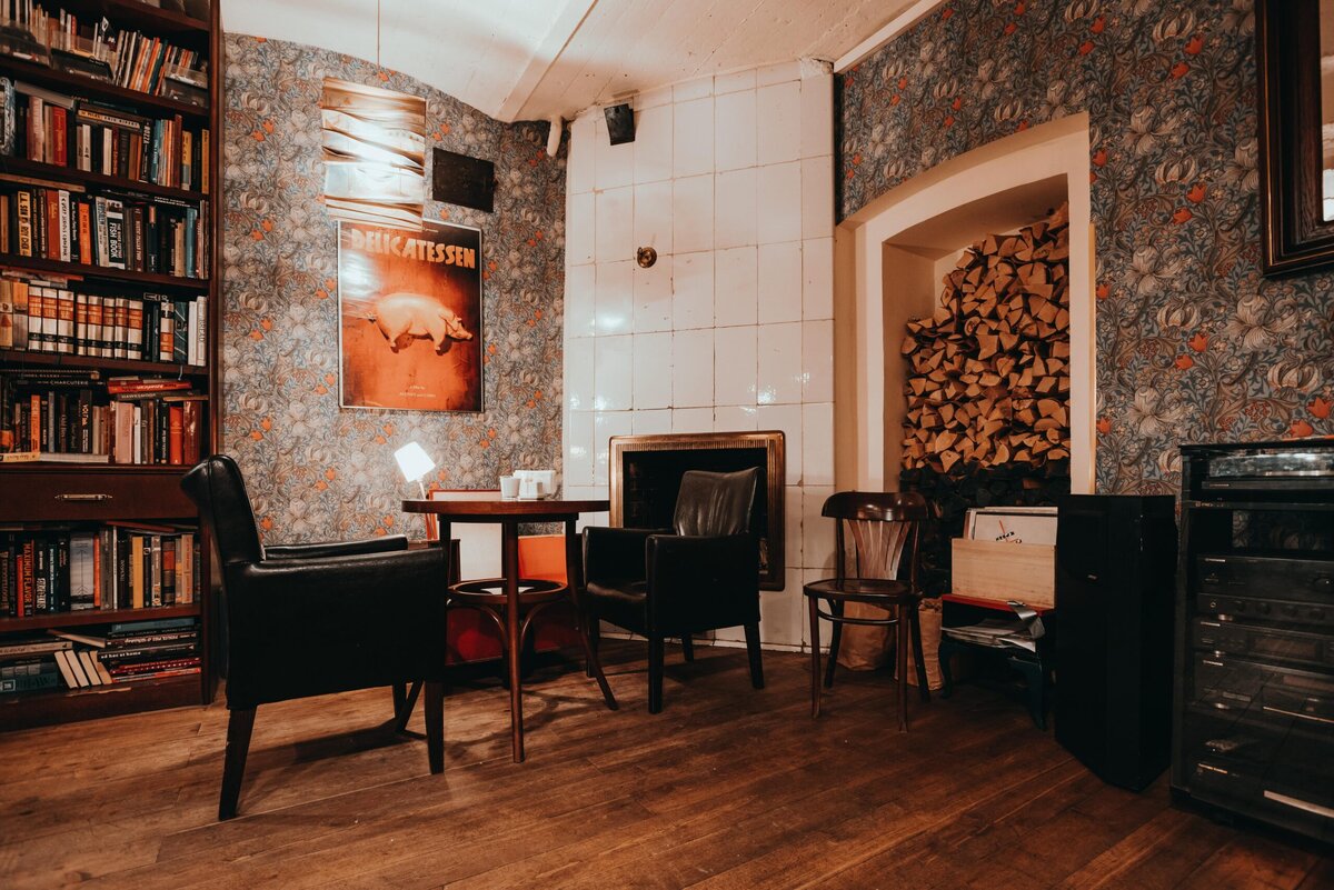 Иван гринько бар такты. Клапан предохранительный 1/4 10 бар для компрессора. Бар такты 8-я советская ул. Такты бар спб. 8 bar.