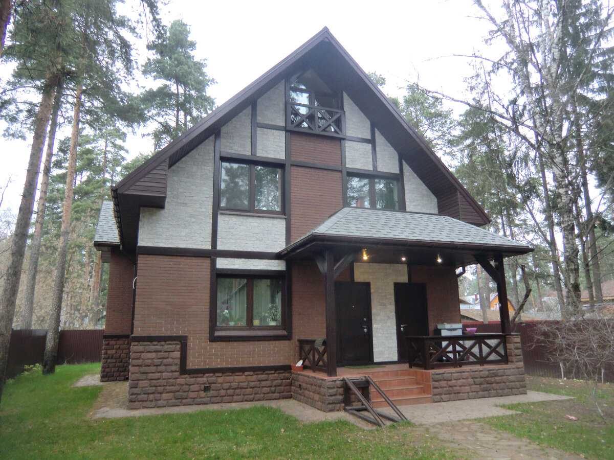 Дом, построенный по моему проекту 12 лет назад.