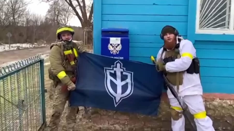 Фото: кадр видео Русского добровольческого корпуса📷Кирилл Канахин (слева) участвовал в рейде «Русского добровольческого корпуса» в Брянскую область в марте 2023 года
