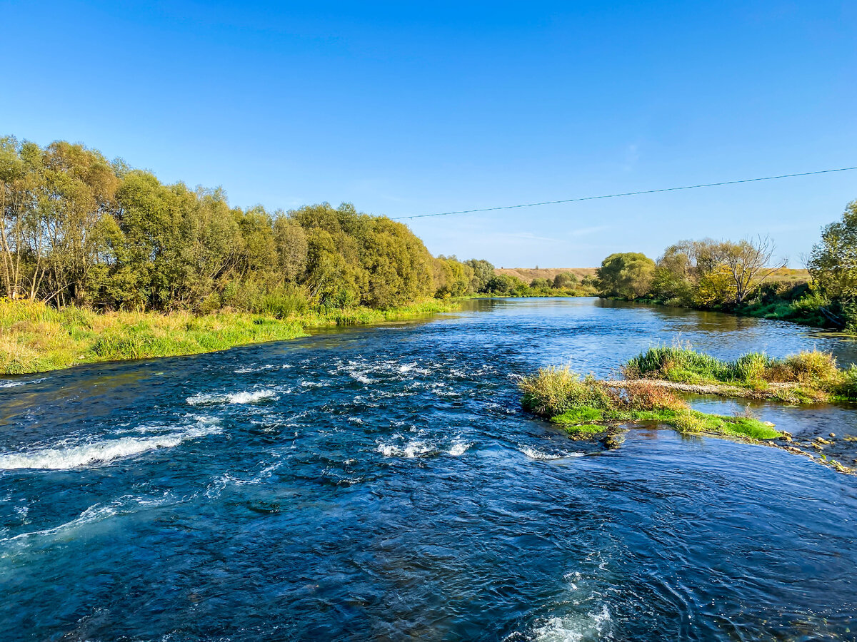 На оба берега реки. Бассейн реки Дон. Гудияр Легенда село долгое Липецкая область. Дон это река размер от 6000.