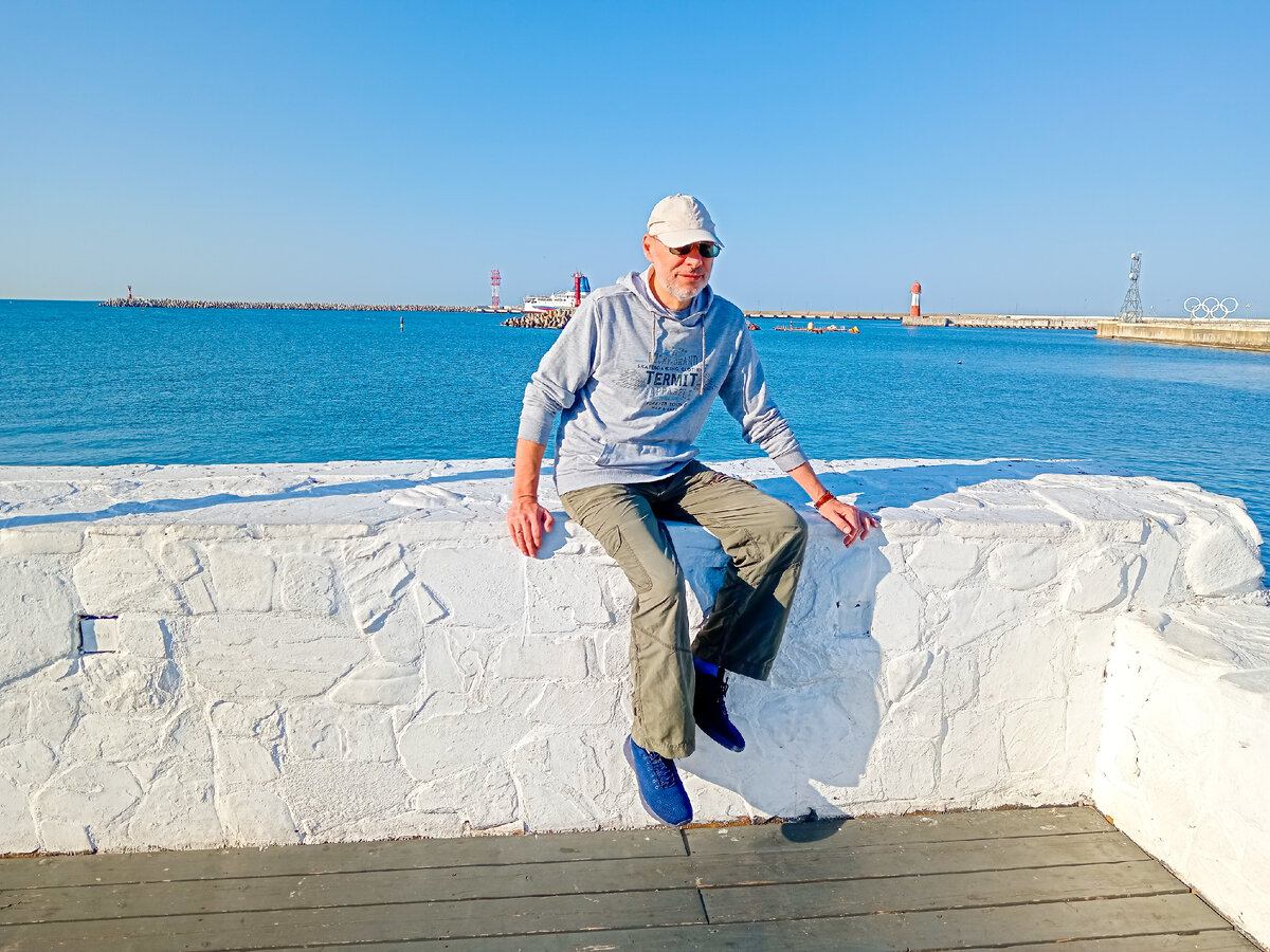 Михаил Лекс, автор рассказа и канала. Сочи, набережная. Центральный район. Морской вокзал