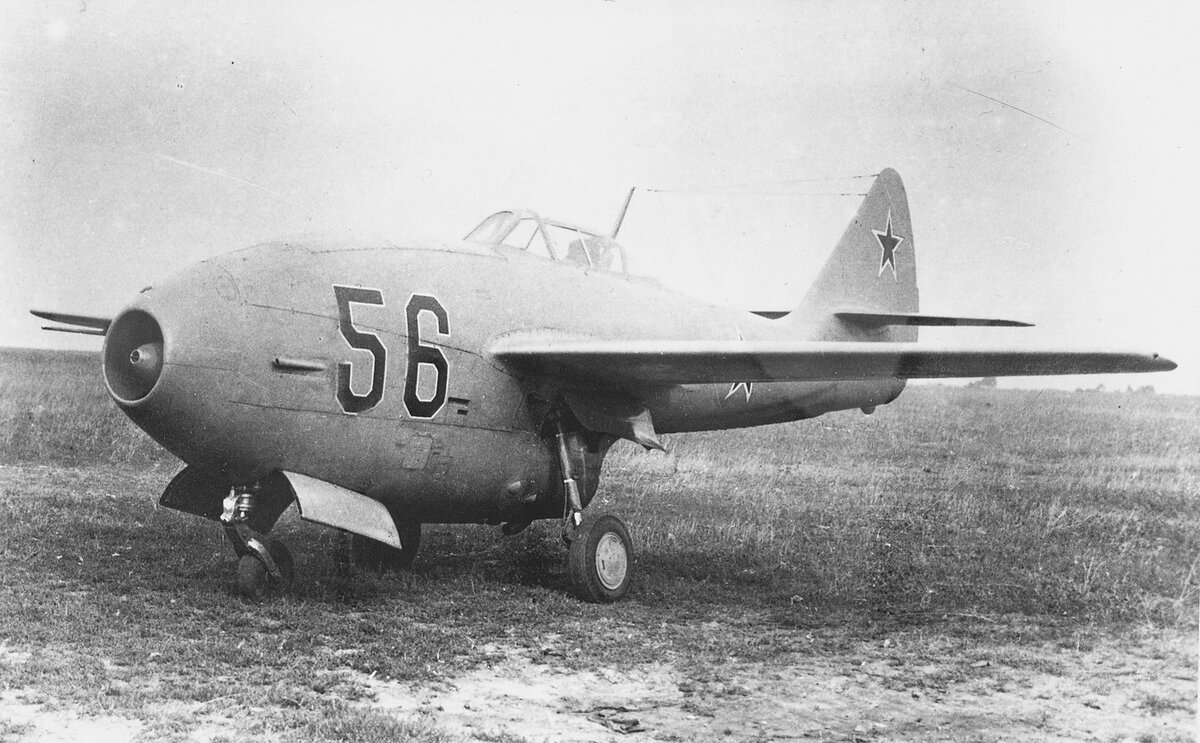 Опытный истребитель Лавочкин «156» с турбореактивным двигателем с форсажной камерой РД-10Ф на испытаниях. Фото: https://propjet.ucoz.ru/_fr/0/4679093.jpg