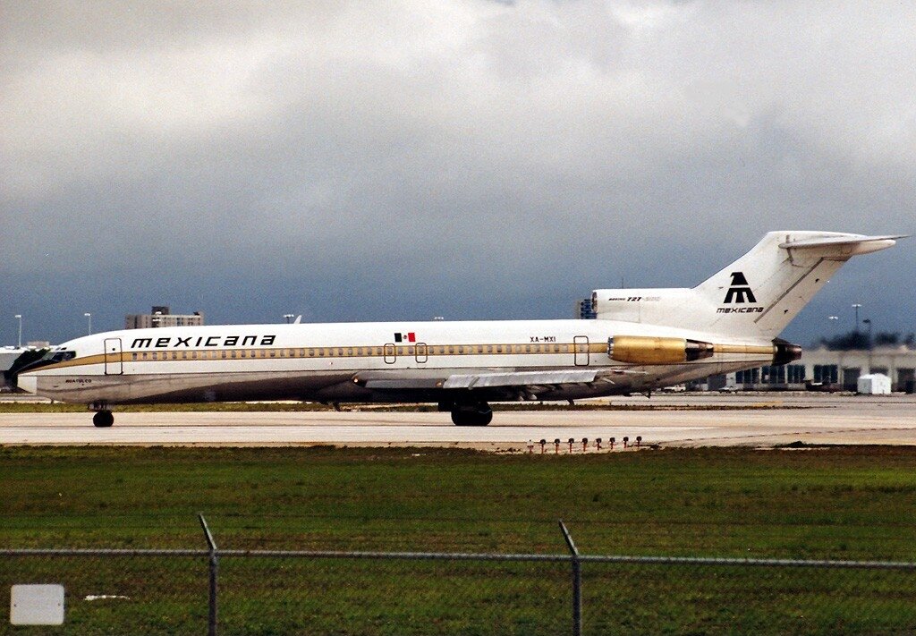 Авиалайнер Boeing 727 авиакомпании Mexicana 
