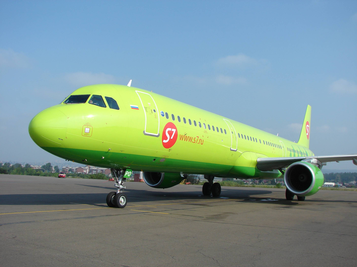 Эс самолете. Самолёты авиакомпании s7 Airlines. Самолет Джей Севен. S7 Эйрлайнс самолеты. Авиакомпания Сибирь s7.