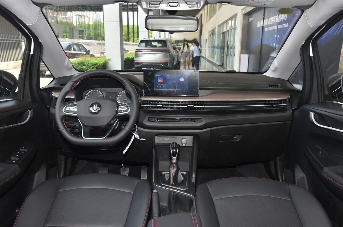 Где очереди за самой дешевой иномаркой в России? Видимо, у россиян даже ...