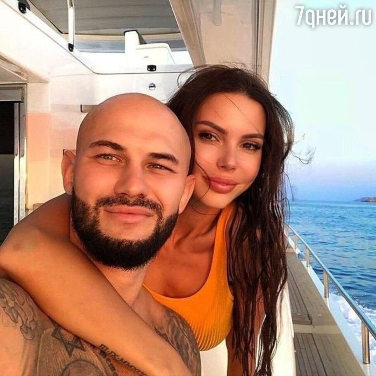    Оксана Самойлова и Джиган Социальные сети