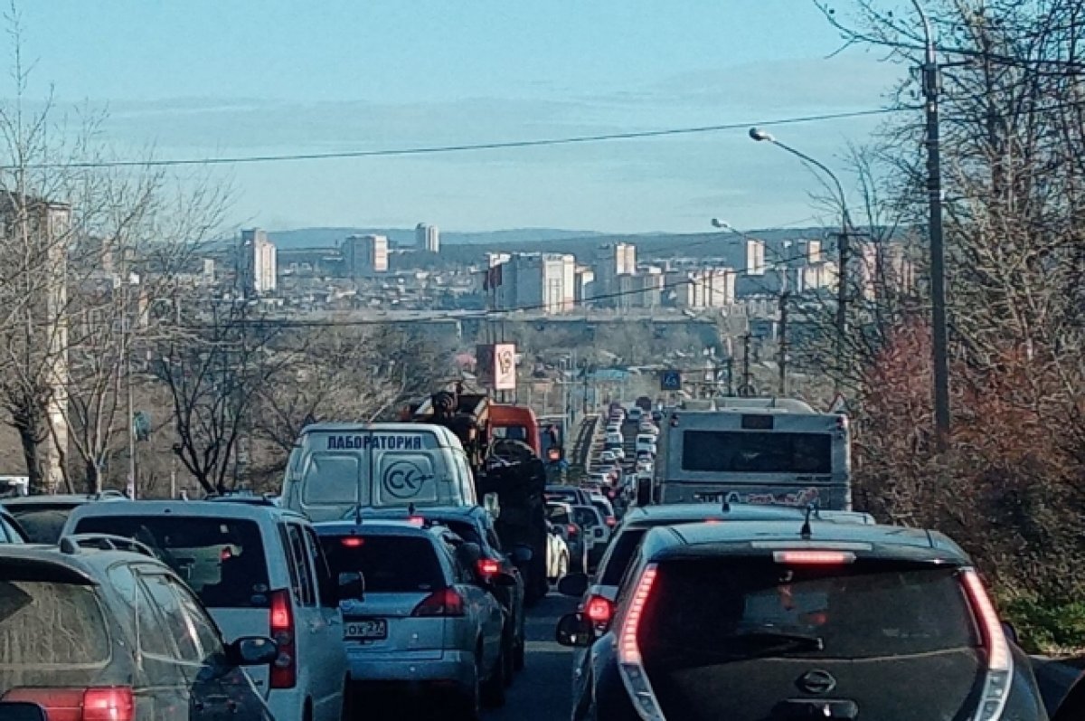    Большая пробка из-за ДТП образовалась на одной из улиц Читы