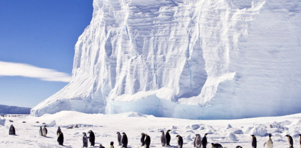 В отличие от Западной части ледника, Восточная таким разрушениям не подвержена