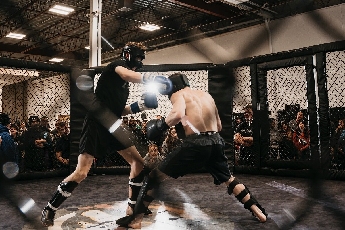 Махачев заявил, что ему безразлично, с кем стоять в октагоне.  Фото: unsplash.com