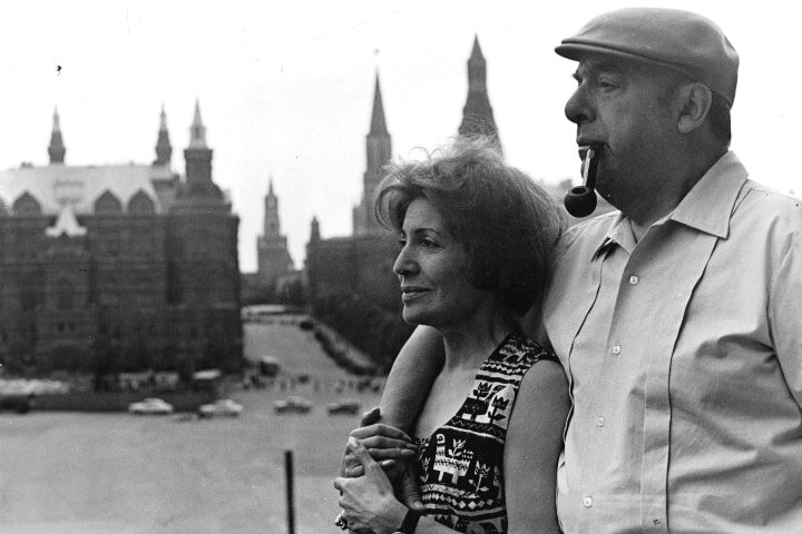 Пабло Неруда вместе с супругой в Москве
